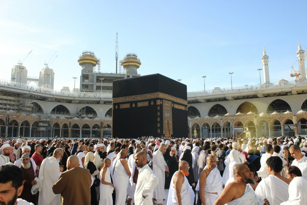 02 Umrah. Embark on a Sacred Journey